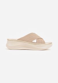 Born2be - Złote Klapki na Grubej Podeszwie z Dzianinowymi Paskami w Kształcie X Bolimis. Okazja: na co dzień. Kolor: złoty. Materiał: dzianina. Wzór: paski. Sezon: lato. Styl: casual #3