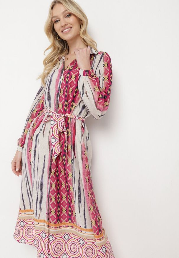 Born2be - Fuksjowo-Beżowa Sukienka Koszulowa z Mozaikowym Wzorem i Wiązanym Paskiem Lilimea. Okazja: na co dzień. Kolor: różowy. Materiał: jeans, tkanina. Typ sukienki: koszulowe. Styl: klasyczny, casual, elegancki