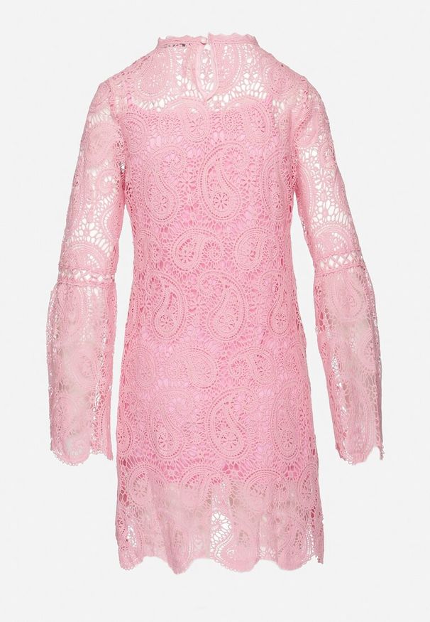 Born2be - Różowa Koronkowa Sukienka Mini z Długimi Rękawami i Kokardkami Temona. Typ kołnierza: kokarda. Kolor: różowy. Materiał: koronka. Długość rękawa: długi rękaw. Długość: mini