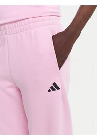 Adidas - adidas Spodnie dresowe Future Icons 3-Stripes JE0158 Różowy Regular Fit. Kolor: różowy. Materiał: syntetyk, bawełna #3