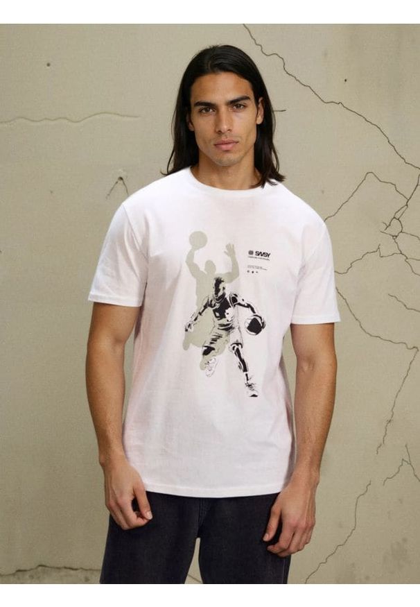 Sinsay - Bawełniana koszulka z nadrukiem - biały. Kolor: biały. Materiał: bawełna. Wzór: nadruk