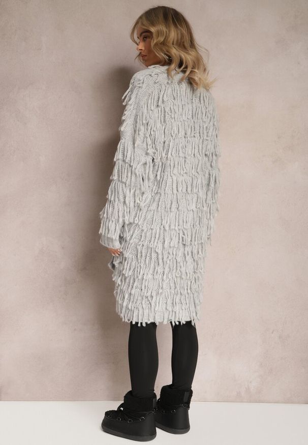 Renee - Szary Niezapinany Kardigan w Ozdobne Frędzle Massawa. Kolor: szary. Styl: elegancki