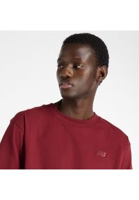 Koszulka męska New Balance MT41533MHB – bordowa. Kolor: czerwony. Materiał: dresówka, bawełna. Długość rękawa: krótki rękaw. Długość: krótkie #2
