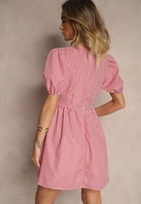 Renee - Czerwona Retro Sukienka w Kratkę Vichy o Rozkloszowanym Kroju z Wiązaniem Temarea. Okazja: na co dzień. Kolor: czerwony. Materiał: jeans. Wzór: kratka. Typ sukienki: rozkloszowane. Styl: retro #4