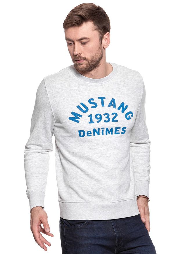 Mustang - MUSTANG BLUZA Basic Crewneck LIGHT GREY MEL. 1007003 4163. Wzór: melanż, nadruk
