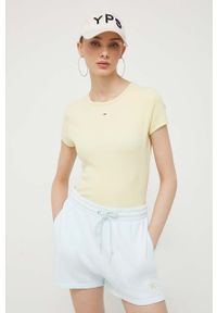 Tommy Jeans t-shirt damski kolor żółty. Okazja: na co dzień. Kolor: żółty. Materiał: bawełna, dzianina, prążkowany. Wzór: aplikacja. Styl: casual