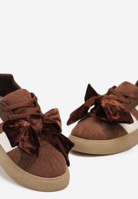 Born2be - Brązowe Sneakersy Typu Tenisówki z Welurową Kokardą Anorisse. Okazja: na co dzień. Kolor: brązowy. Materiał: welur #6
