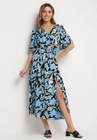 Born2be - Niebieska Sukienka z Bawełną i Bufiastymi Rękawami w Kwiaty Lunedita. Okazja: na co dzień. Kolor: niebieski. Materiał: bawełna. Wzór: kwiaty. Styl: elegancki, casual