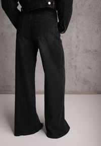 Renee - Czarne Szerokie Jeansy Palazzo z Bawełną High Waist Zinnasira. Okazja: na spacer, na co dzień. Stan: podwyższony. Kolor: czarny. Styl: casual, klasyczny #2