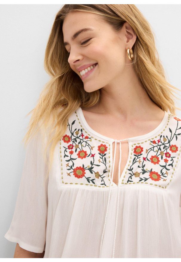 bonprix - Tunika z miękkiej kreszowanej wiskozy. Kolor: biały. Materiał: wiskoza. Wzór: haft