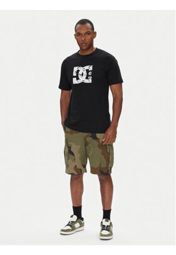DC Szorty materiałowe Tundra ADYWS03086 Zielony Regular Fit. Kolor: zielony. Materiał: bawełna