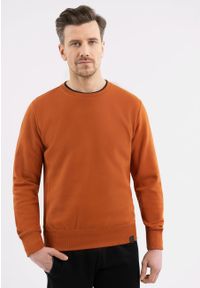 Volcano - Gładka bluza B-TERON. Kolor: pomarańczowy. Materiał: bawełna, materiał, prążkowany, dzianina. Wzór: gładki. Styl: klasyczny