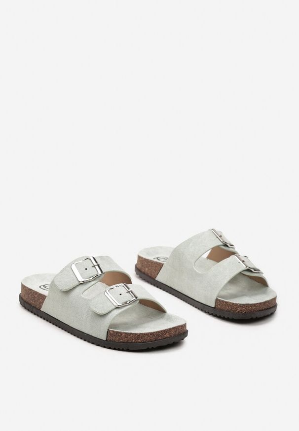 Born2be - Jasnozielone Klapki Kleogoria. Okazja: na co dzień, na spacer. Kolor: zielony. Sezon: lato. Obcas: na obcasie. Styl: elegancki, klasyczny, casual. Wysokość obcasa: niski