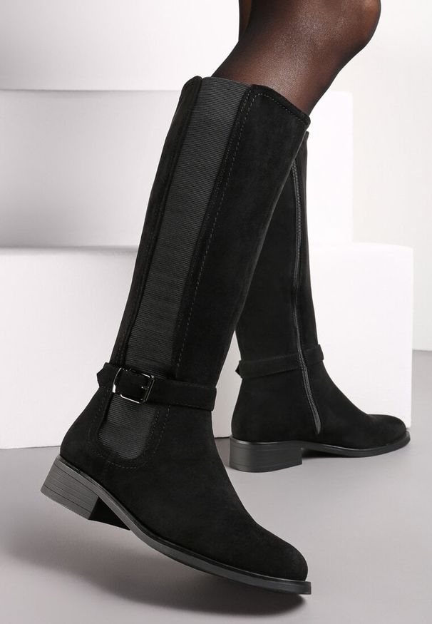 Renee - Czarne Kozaki Muszkieterki z Ozdobnym Paskiem z Klamerką Wosline. Zapięcie: pasek. Kolor: czarny. Styl: elegancki