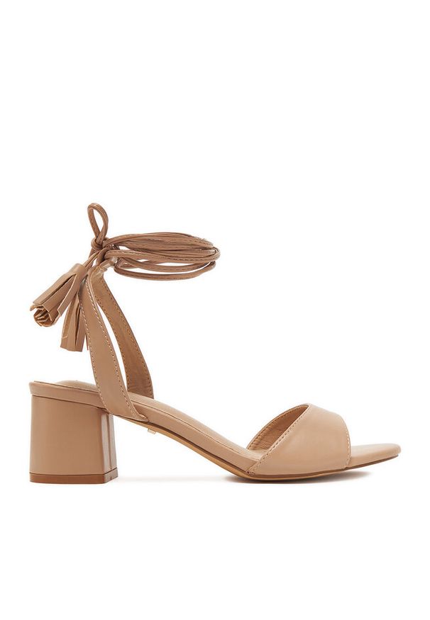 Sandały DeeZee. Kolor: beżowy