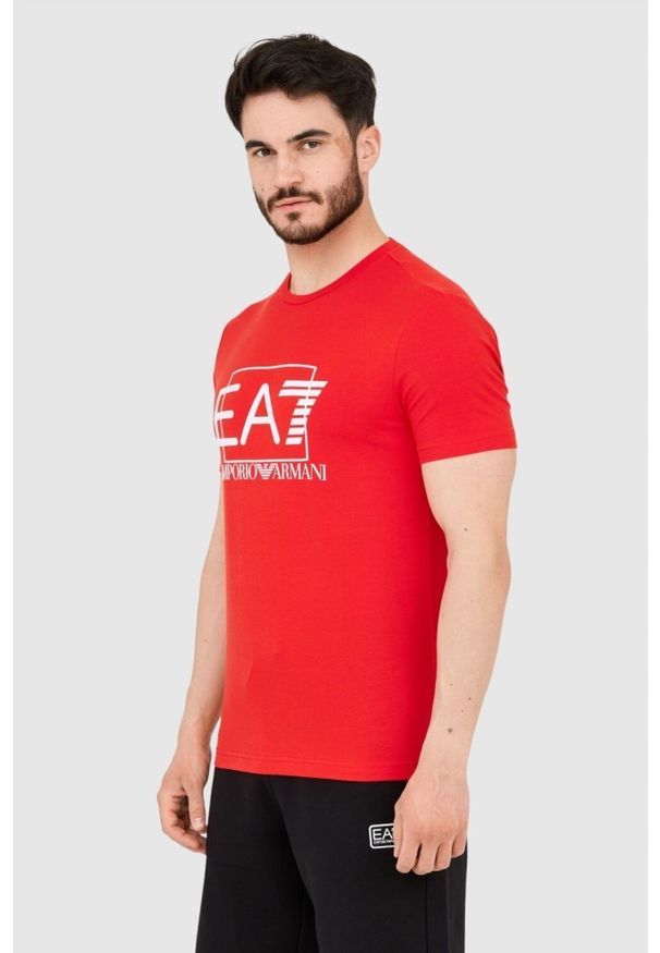 EA7 Emporio Armani - EA7 Czerwony męski t-shirt z dużym białym logo. Kolor: czerwony