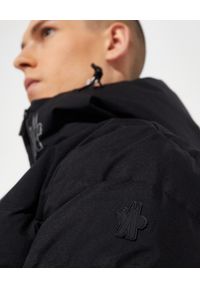 MONCLER - Czarna kurtka Montmiral. Kolor: czarny. Materiał: puch, nylon, materiał #5
