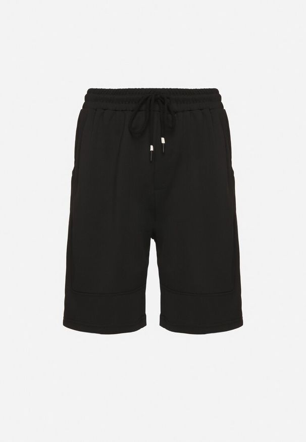 Born2be - Czarne Szorty Dresowe Ozdobione Sznurkami Evelzedi. Okazja: na co dzień. Kolor: czarny. Materiał: dresówka. Wzór: aplikacja. Styl: klasyczny, casual
