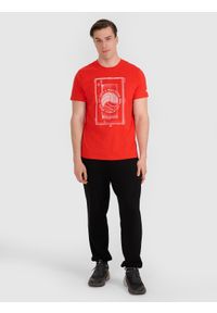 4f - 4F T-shirt regular z nadrukiem siatkarskim męski - czerwony XXL. Okazja: na co dzień, do domu. Kolor: czerwony. Materiał: bawełna, jersey, materiał. Wzór: nadruk. Styl: sportowy, klasyczny, casual