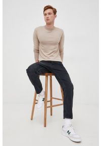 Guess sweter z domieszką wełny męski kolor beżowy lekki. Kolor: beżowy. Materiał: wełna. Długość rękawa: długi rękaw. Długość: długie #5