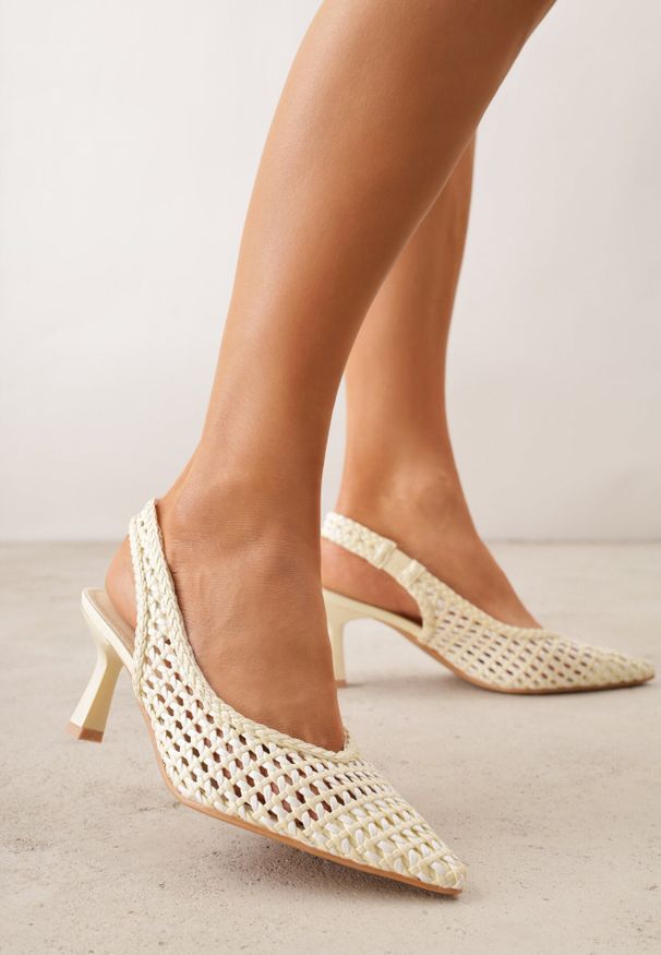 Born2be - Żółte Ażurowe Czółenka z Plecionki na Szpilce z Odkrytą Piętą Akisishia. Okazja: na co dzień. Kolor: żółty. Materiał: len. Wzór: ażurowy. Obcas: na szpilce. Styl: boho, casual, elegancki