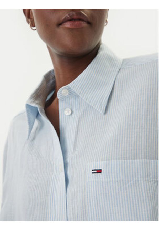 Tommy Jeans Sukienka koszulowa DW0DW22344 Błękitny Relaxed Fit. Kolor: niebieski. Materiał: len. Typ sukienki: koszulowe