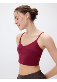 Reserved - Krótki top na ramiączkach - jasnofioletowy. Kolor: fioletowy. Materiał: bawełna, włókno, dzianina. Długość rękawa: na ramiączkach. Długość: krótkie