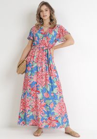 Born2be - Niebiesko-Różowa Kopertowa Sukienka Maxi z Gumką w Pasie w Kwiaty z Wiskozy Aryna. Kolor: niebieski. Materiał: wiskoza. Długość rękawa: krótki rękaw. Wzór: kwiaty. Sezon: wiosna, lato. Typ sukienki: kopertowe. Długość: maxi #5