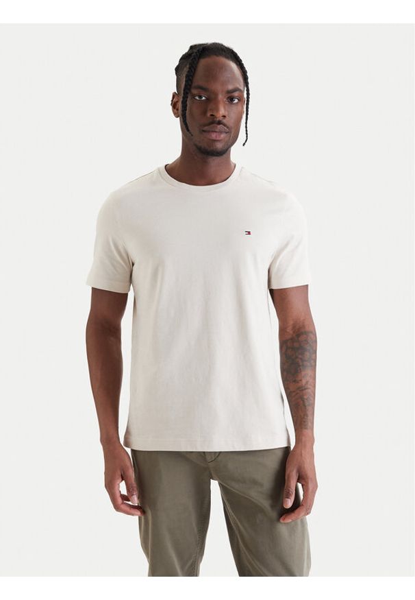 TOMMY HILFIGER - Tommy Hilfiger T-Shirt Ess Seasonal MW0MW39995 Beżowy Regular Fit. Kolor: beżowy. Materiał: bawełna