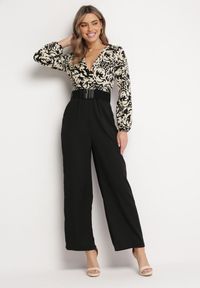 Born2be - Czarno-Beżowy Kombinezon z Paskiem Góra w Print i Trójkątny Dekolt Hamiora. Kolor: czarny. Wzór: nadruk #3