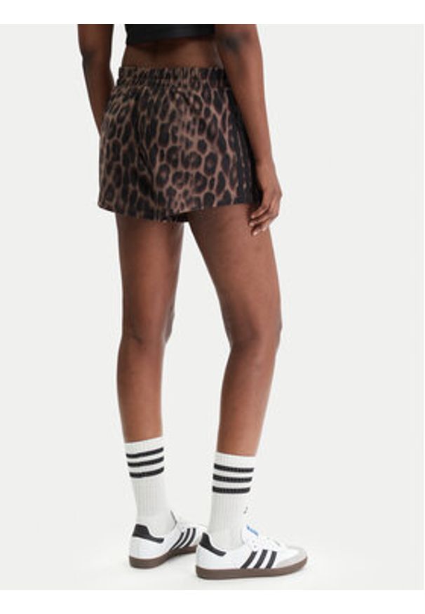 Adidas - adidas Szorty sportowe Seasonal Essentials Leopard Print JZ0199 Brązowy Regular Fit. Kolor: brązowy. Materiał: syntetyk. Wzór: nadruk