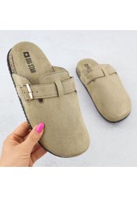 Big-Star - Klapki damskie zabudowane zamszowe beżowe Big Star SS274738. Okazja: na plażę, na co dzień. Kolor: beżowy. Materiał: zamsz, nubuk. Styl: casual