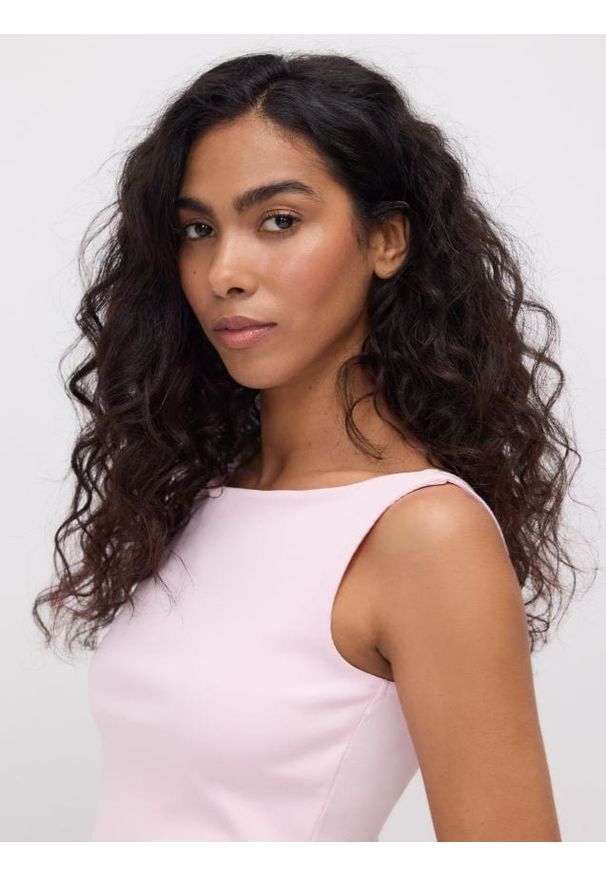 Reserved - Prążkowany top - pastelowy róż. Kolor: różowy. Materiał: prążkowany