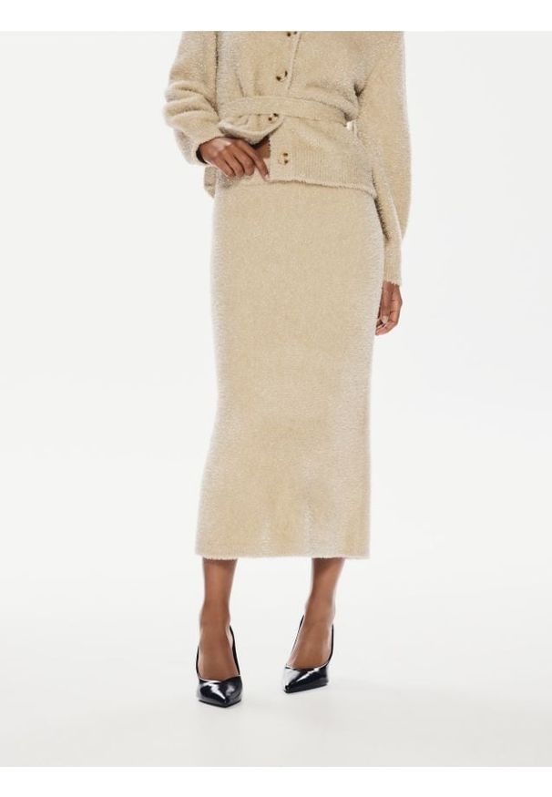 Reserved - Spódnica z dodatkiem metalizowanej nici - kremowy. Kolor: kremowy. Materiał: dzianina