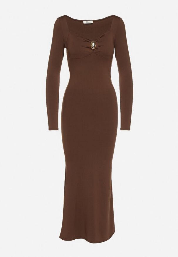 Born2be - Brązowa Sukienka z Wiskozą Ozdobiona Metalową Klamrą Refira. Okazja: na co dzień. Kolor: brązowy. Materiał: wiskoza. Wzór: aplikacja. Typ sukienki: proste. Styl: wizytowy, casual, elegancki