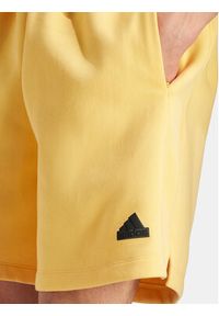 Adidas - adidas Szorty sportowe Z.N.E. Premium IR5235 Pomarańczowy Loose Fit. Kolor: pomarańczowy. Materiał: syntetyk. Styl: sportowy #5