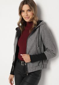 Born2be - Ciemnoszara Kurtka z Kapturem Ozdobnymi Rękawami i Ściągaczem w Pasie Tulorelle. Okazja: na co dzień. Typ kołnierza: kaptur. Kolor: szary. Materiał: jeans. Styl: casual