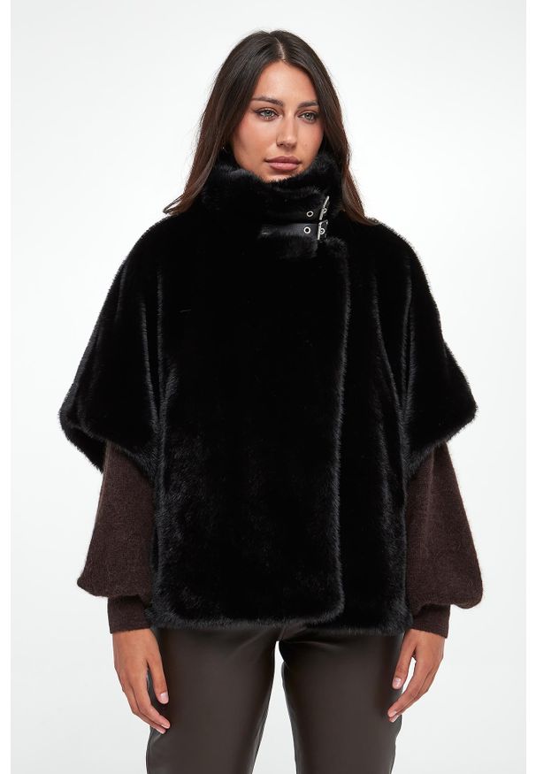 Pinko - Ponczo futrzane Comodino PINKO. Materiał: futro