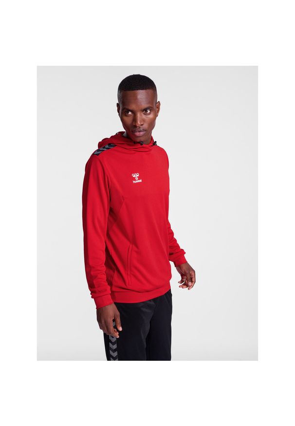 Poliestrowa bluza z kapturem Hummel Authentic. Typ kołnierza: kaptur. Kolor: wielokolorowy, czerwony, różowy. Materiał: poliester. Sport: fitness