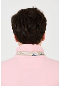 La Martina - LA MARTINA Różowy t-shirt z małym logo. Typ kołnierza: polo. Kolor: różowy
