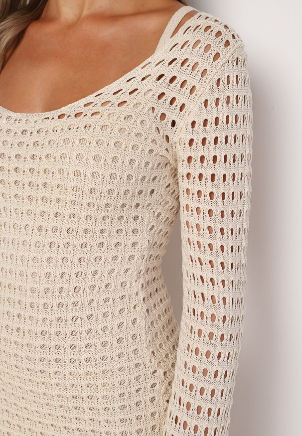 Born2be - Beżowa Dopasowana Sukienka Dzianinowa Midi z Głębokim Dekoltem na Plecach Morasha. Okazja: na co dzień. Typ kołnierza: dekolt na plecach. Kolor: beżowy. Materiał: dzianina. Długość rękawa: długi rękaw. Typ sukienki: dopasowane, proste. Styl: casual, elegancki. Długość: midi