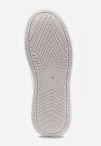 Renee - Białe Sneakersy VICES Ozdobione Gwiazdą i Błyszczącą Wstawką Oranatta. Okazja: na co dzień. Kolor: biały. Materiał: jeans. Wzór: aplikacja #6