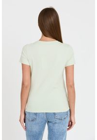 Guess - GUESS Miętowy damski t-shirt bawełniany Icon Tee, Rozmiar M. Kolor: zielony. Materiał: bawełna #5