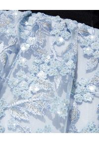 SELF PORTRAIT - Sukienka z haftowanymi kwiatami. Okazja: na imprezę. Kolor: niebieski. Materiał: koronka. Wzór: kwiaty, haft. Typ sukienki: rozkloszowane. Styl: elegancki #3