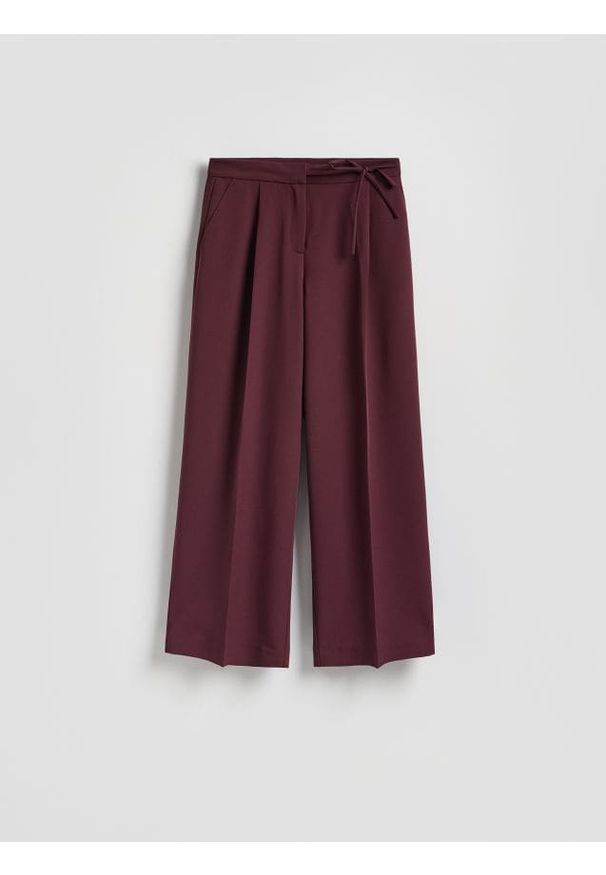 Reserved - Spodnie z wiązaniem - bordowy. Kolor: czerwony. Materiał: tkanina, wiskoza