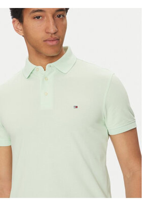 TOMMY HILFIGER - Tommy Hilfiger Polo 1985 MW0MW17771 Zielony Slim Fit. Typ kołnierza: polo. Kolor: zielony. Materiał: bawełna
