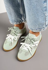 Born2be - Zielone Sneakersy Tenisówki z Geometrycznym Motywem Telanilia. Okazja: na co dzień. Zapięcie: sznurówki. Kolor: zielony. Materiał: jeans. Wzór: geometria