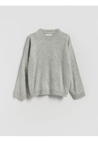 Reserved - Sweter z naszywką - jasnoszary. Kolor: szary. Materiał: dzianina, wełna. Wzór: aplikacja
