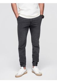 Ombre Clothing - Spodnie męskie JOGGERY jeansowe z efektem sprania - szare V3 - Rozmiar: XXL. Okazja: na co dzień. Kolor: szary. Materiał: jeans. Wzór: aplikacja. Styl: casual, elegancki