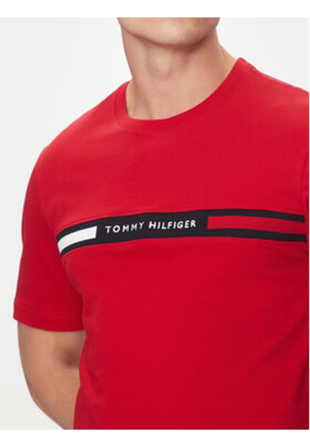 TOMMY HILFIGER - Tommy Hilfiger T-Shirt Chest Insert MW0MW36498 Czerwony Regular Fit. Kolor: czerwony. Materiał: bawełna
